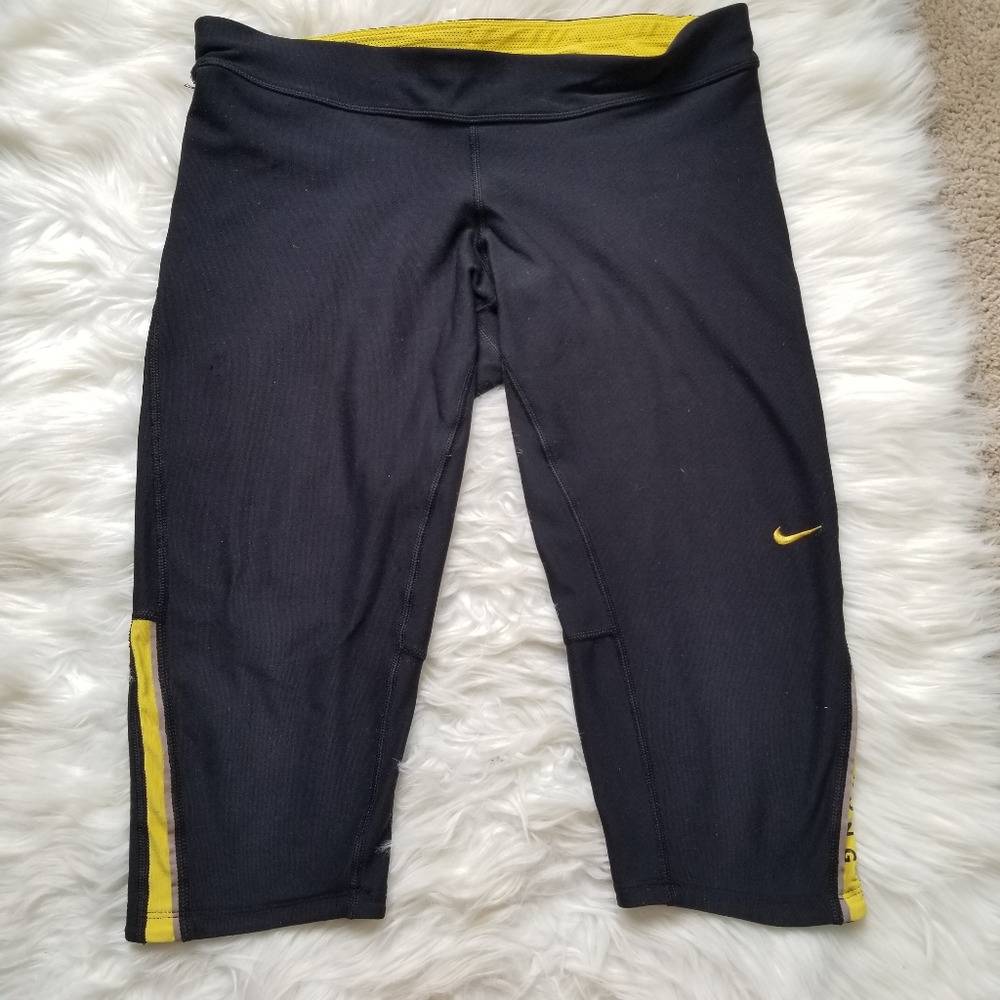 Nike Livestrong Dri Fit Capris Medium - Picture 2 of 12